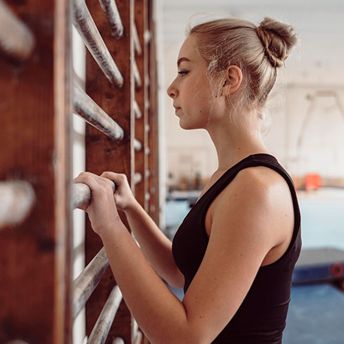 Krankengymnastik am Gerät